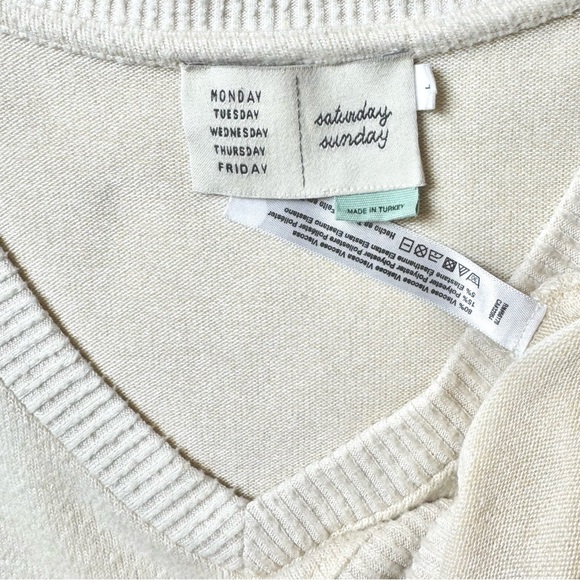 Anthropologie Cream V Neck Long Sleeve Fleece Sweater L - Picture 11 of 13